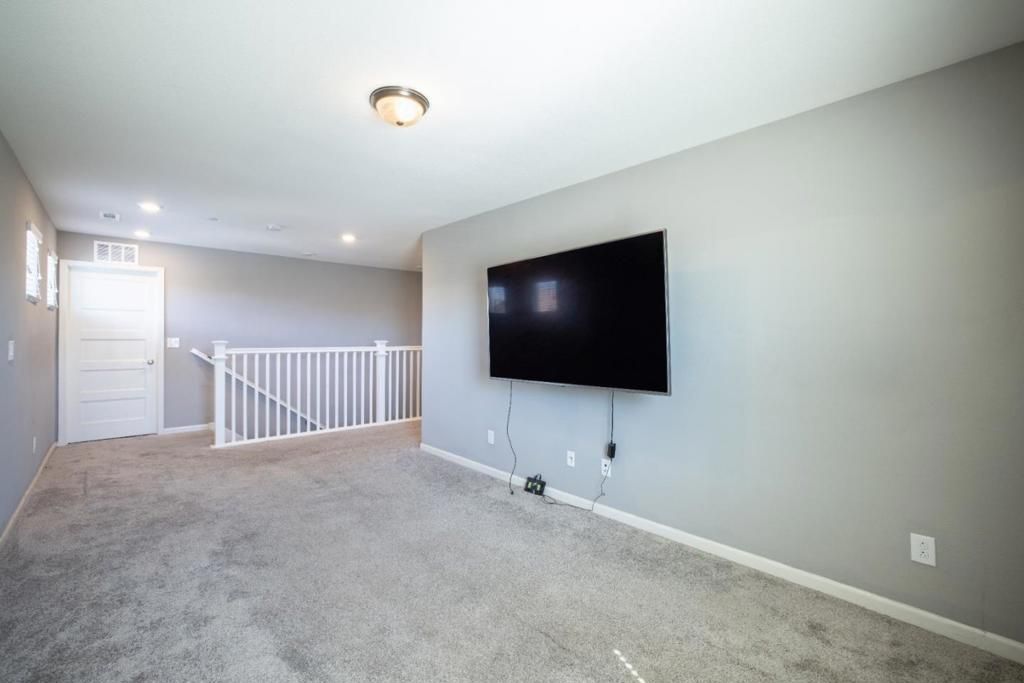Image 8 of property listing at Address unavailable.