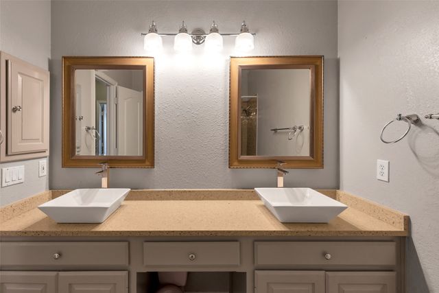 8406 Bridgewater Drive, Rowlett, TX 75088