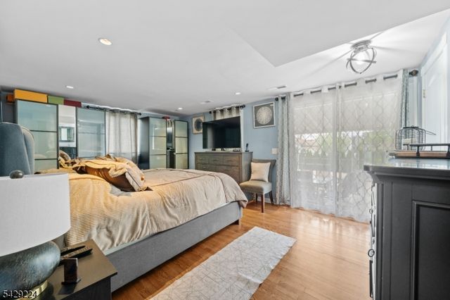 11 Barbara Dr, Clifton City, NJ 07013