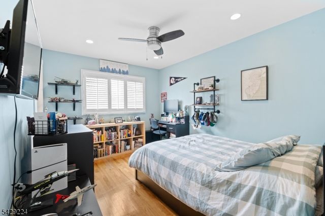 11 Barbara Dr, Clifton City, NJ 07013
