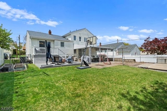 11 Barbara Dr, Clifton City, NJ 07013