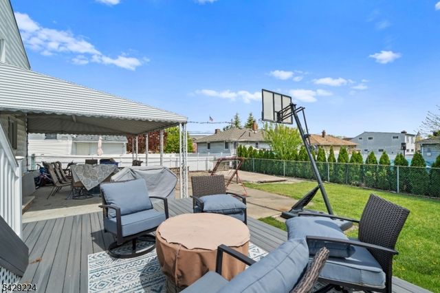 11 Barbara Dr, Clifton City, NJ 07013