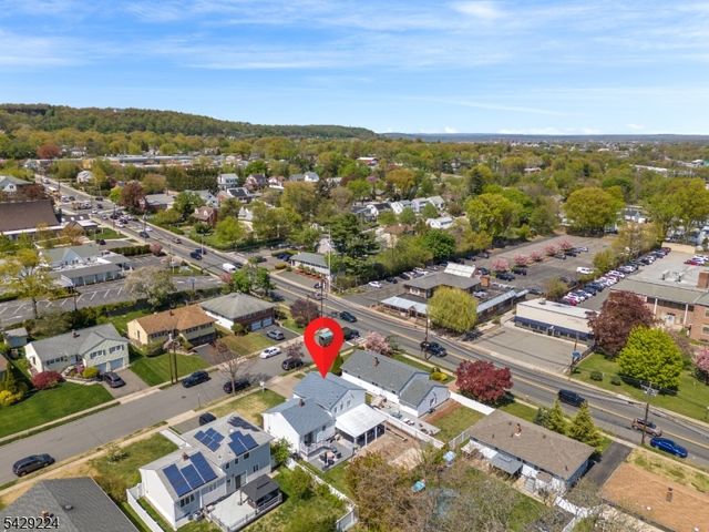 11 Barbara Dr, Clifton City, NJ 07013