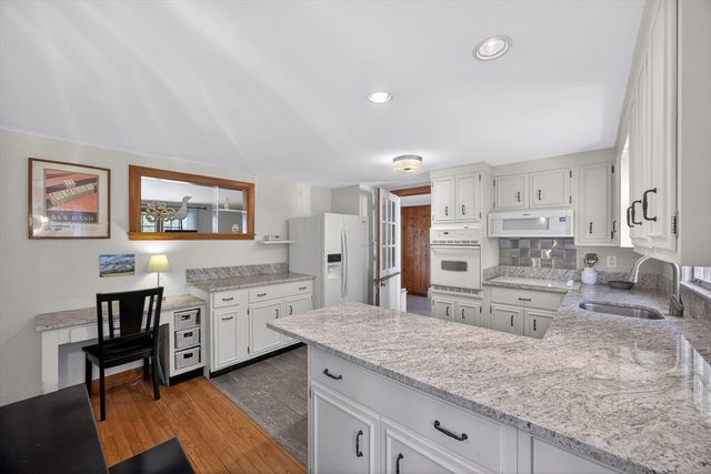 35 Joe Lincoln Rd, Harwich, MA 02671