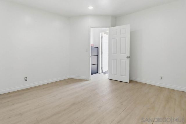 5436 Division St, San Diego, CA 92114