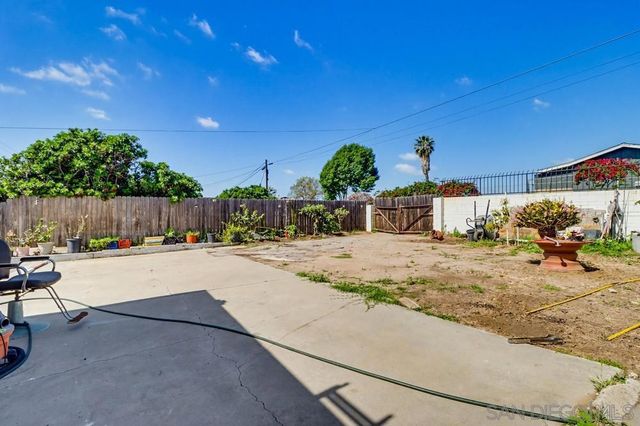 5436 Division St, San Diego, CA 92114