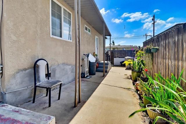 5436 Division St, San Diego, CA 92114