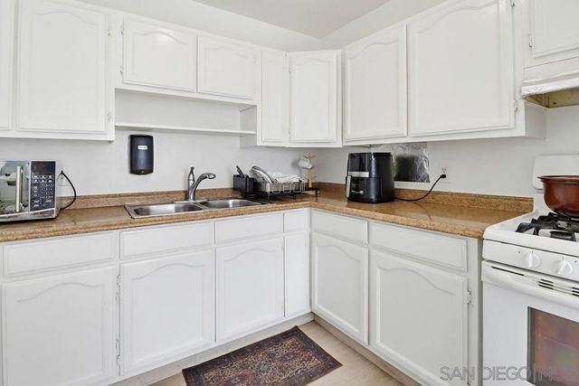 5436 Division St, San Diego, CA 92114