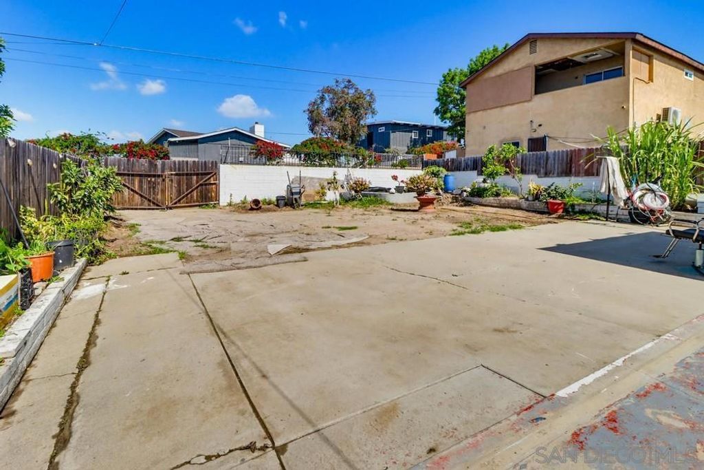 Image 33 of property listing at 5436 Division St, San Diego, CA 92114