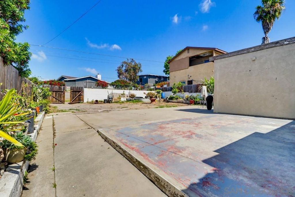Image 35 of property listing at 5436 Division St, San Diego, CA 92114