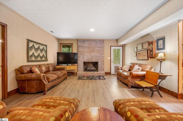 12 E Indian Trail, Taylors, SC 29687