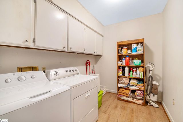 12 E Indian Trail, Taylors, SC 29687
