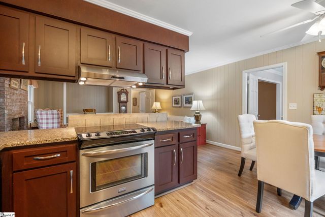 12 E Indian Trail, Taylors, SC 29687