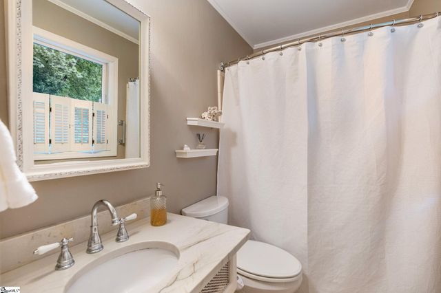 12 E Indian Trail, Taylors, SC 29687