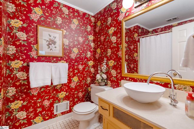 12 E Indian Trail, Taylors, SC 29687