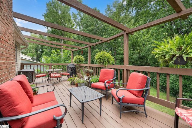 12 E Indian Trail, Taylors, SC 29687