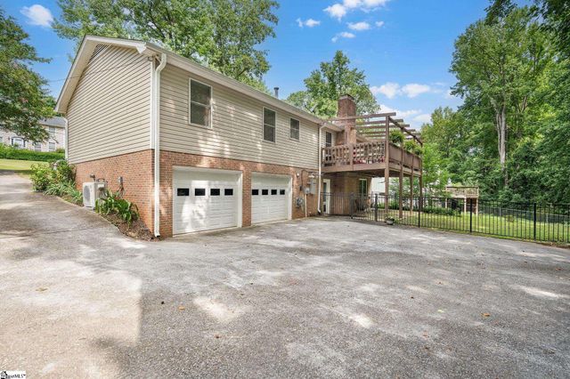 12 E Indian Trail, Taylors, SC 29687