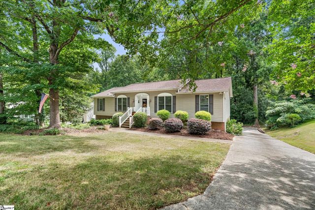 12 E Indian Trail, Taylors, SC 29687