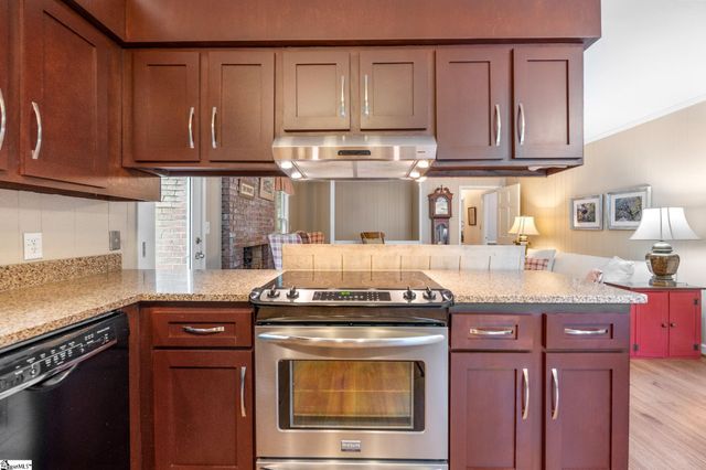 12 E Indian Trail, Taylors, SC 29687
