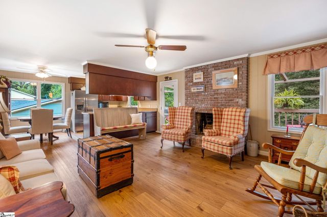 12 E Indian Trail, Taylors, SC 29687