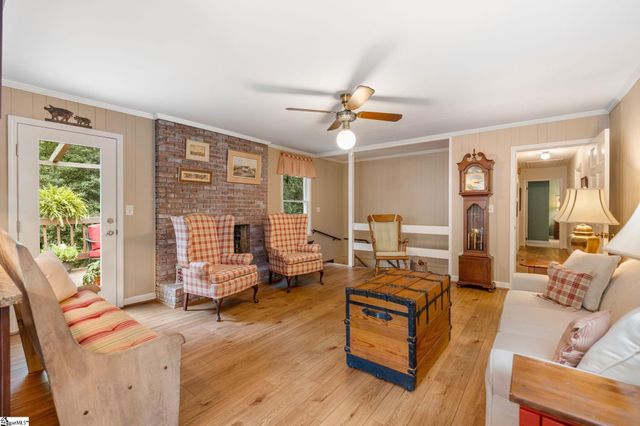 12 E Indian Trail, Taylors, SC 29687