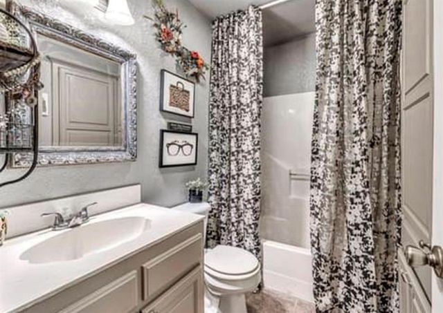 23 Lake Lane, Shawnee, OK 74804