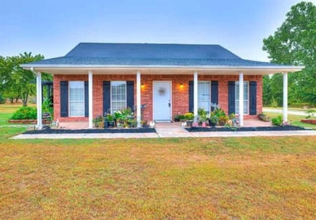 23 Lake Lane, Shawnee, OK 74804