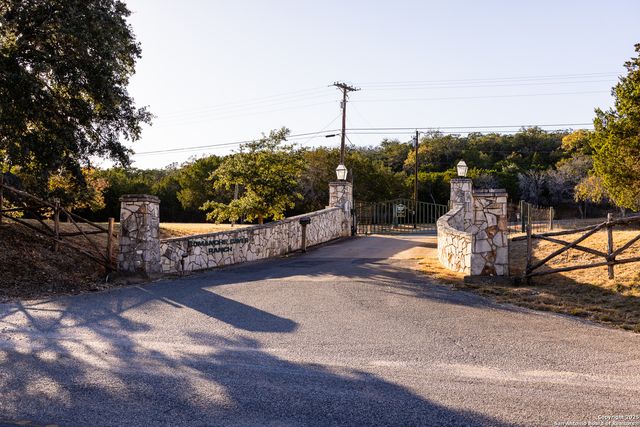 174 Cedar Rock Trail, Hunt, TX 78024