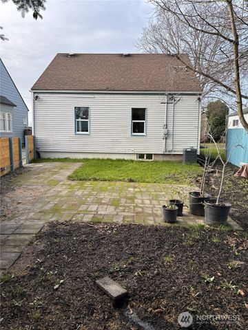 5229 S Thompson Avenue, Tacoma, WA 98408