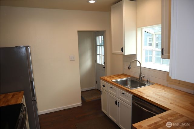 5229 S Thompson Avenue, Tacoma, WA 98408