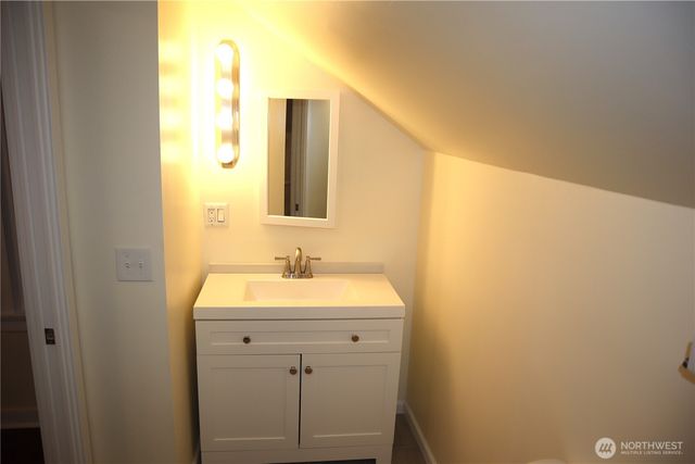 5229 S Thompson Avenue, Tacoma, WA 98408