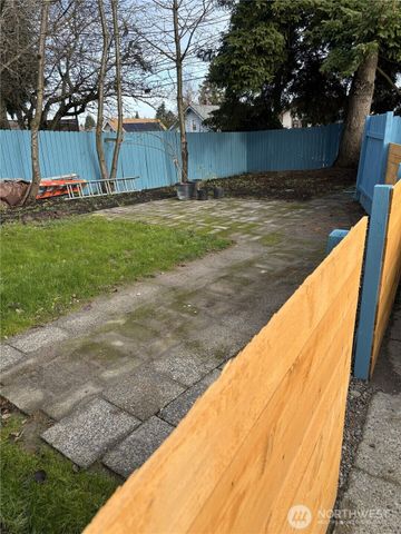 5229 S Thompson Avenue, Tacoma, WA 98408