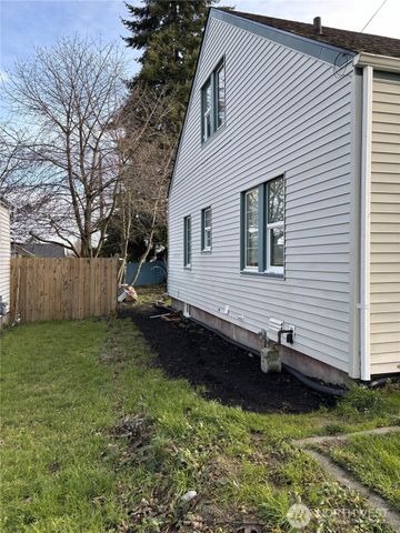 5229 S Thompson Avenue, Tacoma, WA 98408