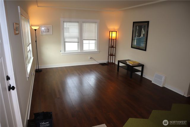 5229 S Thompson Avenue, Tacoma, WA 98408