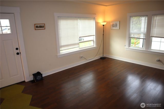 5229 S Thompson Avenue, Tacoma, WA 98408