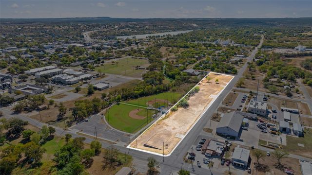 711 Ave N ST, Marble Falls, TX 78654