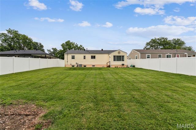 9516 Marbob Drive, St Louis, MO 63123