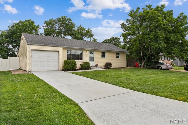 9516 Marbob Drive, St Louis, MO 63123