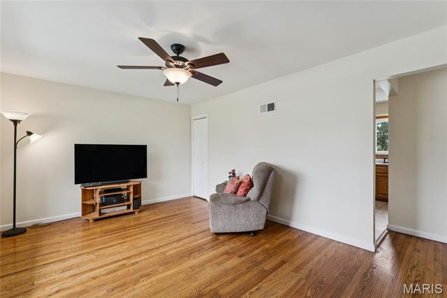 9516 Marbob Drive, St Louis, MO 63123