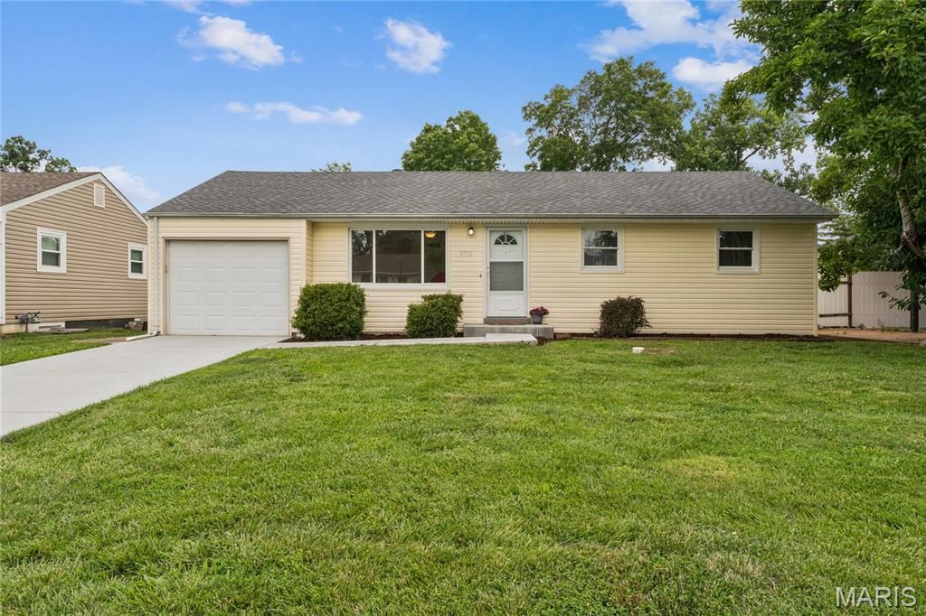 9516 Marbob Drive, St Louis, MO 63123