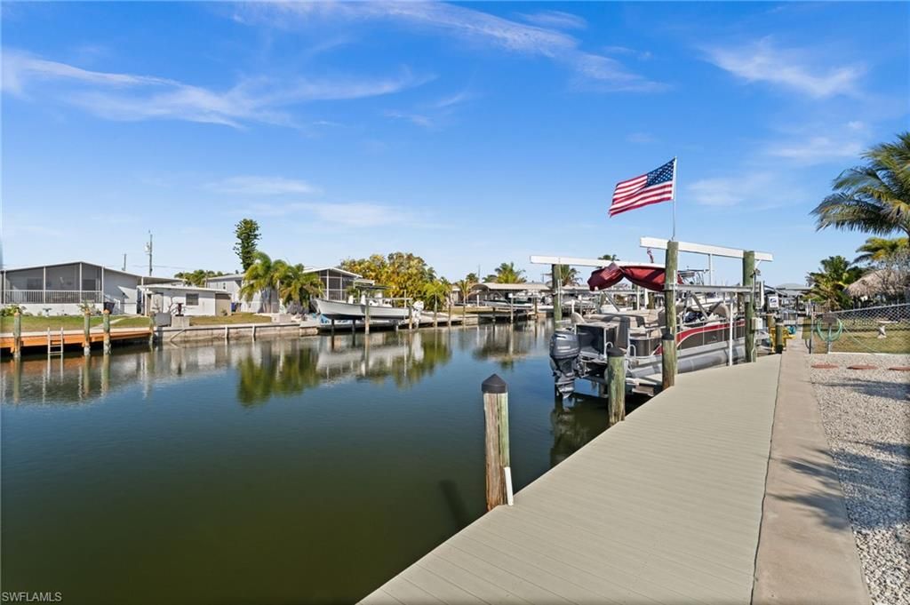 2705 Patterson CT, ST. JAMES CITY, FL 33956 — photo 4