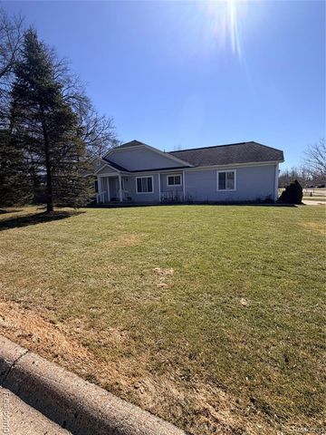 100 Aberdeen Drive 36, Flushing, MI 48433