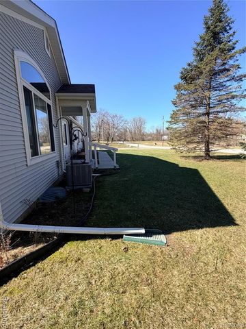 100 Aberdeen Drive 36, Flushing, MI 48433