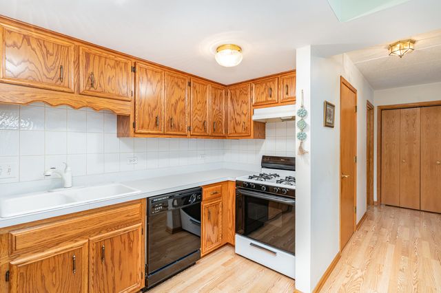 4920 W 134th Court 207, Crestwood, IL 60418