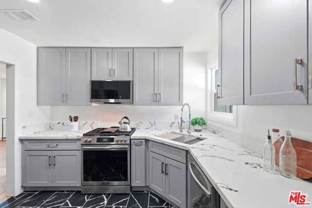 11934 S Van Ness Avenue, Hawthorne, CA 90250