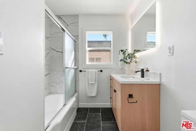 11934 S Van Ness Avenue, Hawthorne, CA 90250