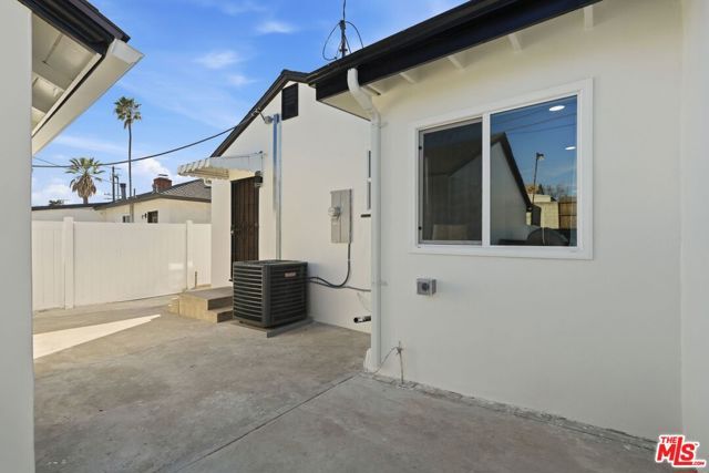 11934 S Van Ness Avenue, Hawthorne, CA 90250