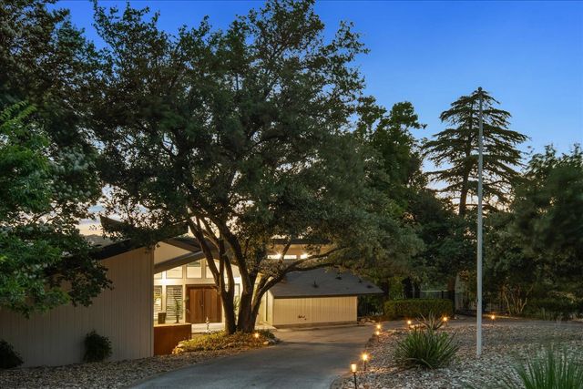 909 Electra, Lakeway, TX 78734