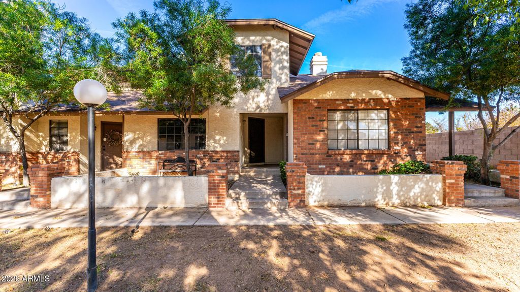 Image 1 of property listing at 170 E GUADALUPE Road 88, Gilbert, AZ 85234