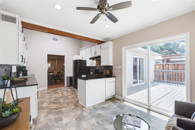 5423 Stoneleigh Avenue, Dallas, TX 75235